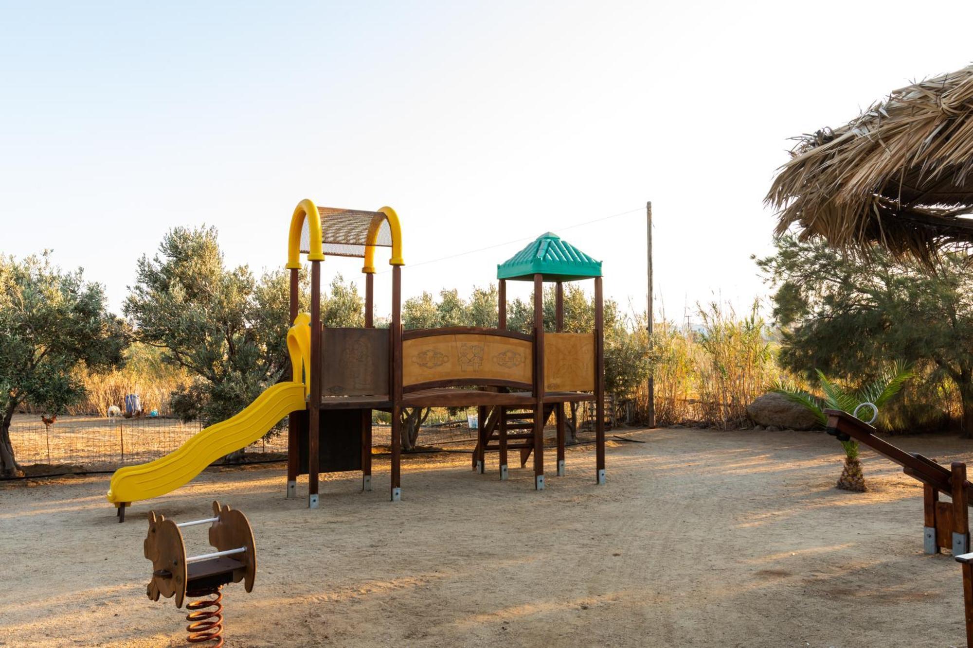 Sunrock Suites Stelida  Exterior photo